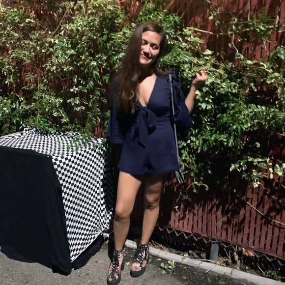 Finders Keepers Limoncello Tie Front Romper Size Small - Picture 5 of 6